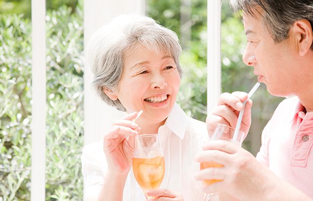 シニア女性　イメージ